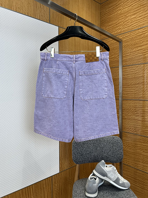 ルイヴィトンスーパーコピー ダークカラーの柄入りジャカードデニムジャケットとショートパンツのセット