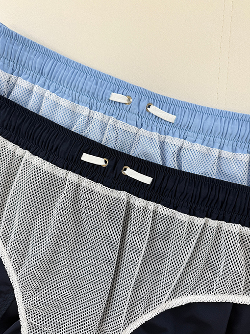 ディオール クラシックな刺繍ロゴ入りスイムトランクス