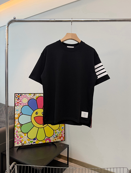 トムブラウン クラシックの4本ストライプ柄半袖Tシャツ