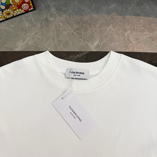 トムブラウン クラシックの4本ストライプ柄半袖Tシャツ
