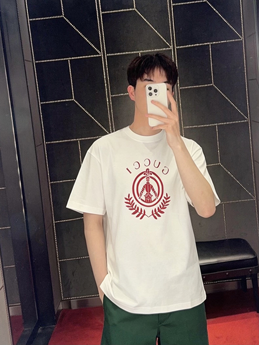 グッチ GUCCI ロゴプリント入り半袖Tシャツ