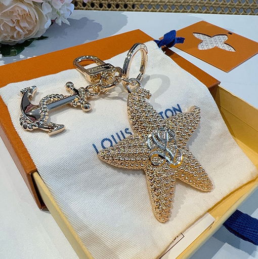 ルイヴィトンスーパーコピー ヒトデのキーホルダー