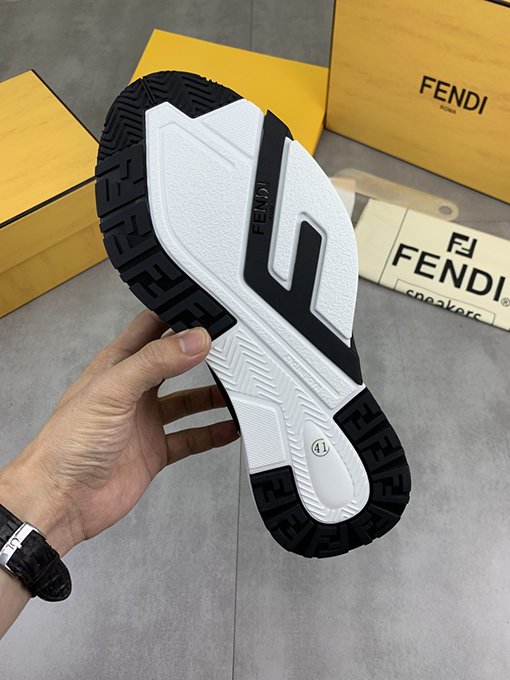 フェンディ カジュアルスポーツシューズ