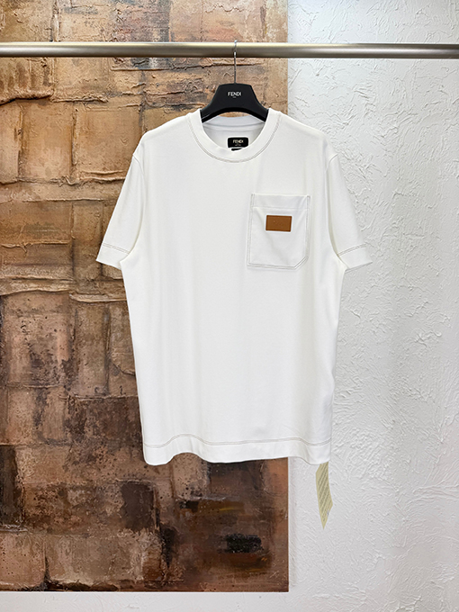 フェンディ レザーロゴ入り半袖Tシャツ