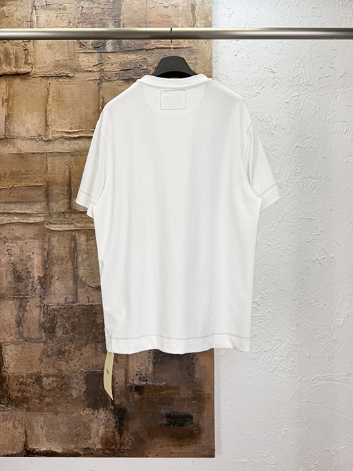 フェンディ レザーロゴ入り半袖Tシャツ