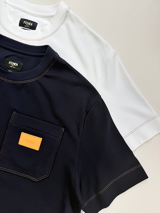 フェンディ レザーロゴ入り半袖Tシャツ