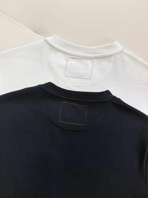 フェンディ レザーロゴ入り半袖Tシャツ