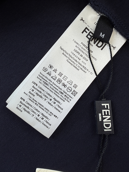 フェンディ レザーロゴ入り半袖Tシャツ