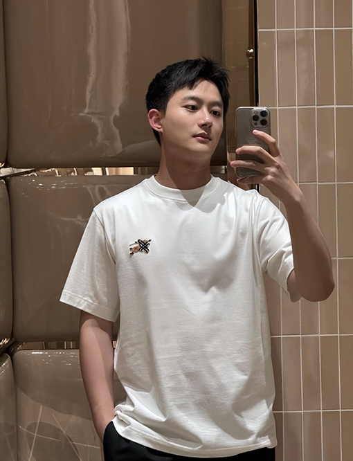 バーバリーコピー 歯ブラシの刺繍ロゴ入り半袖Tシャツ