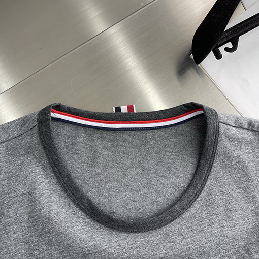 トムブラウン 新作 ラウンドネック ストライプ ピケ 半袖Tシャツ