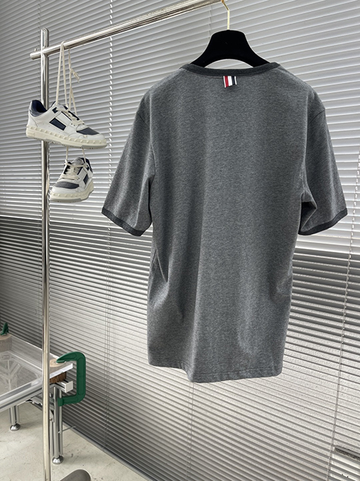 トムブラウン 新作 ラウンドネック ストライプ ピケ 半袖Tシャツ