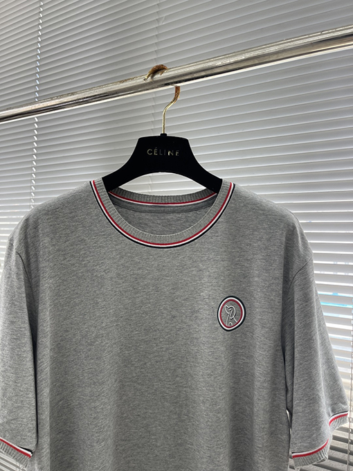 トムブラウンコピー 胸に鳥のロゴ入りクルーネックの半袖Tシャツ