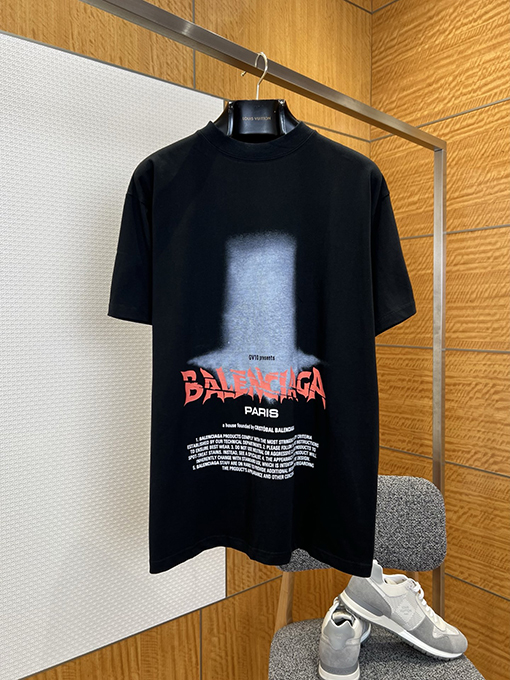 バレンシアガ BALENCIAGA ダークカラーのダメージプリント半袖Tシャツ