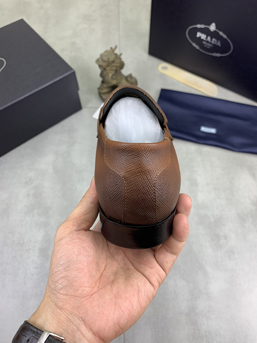 プラダスーパーコピー 高級ビジネスレザーシューズ