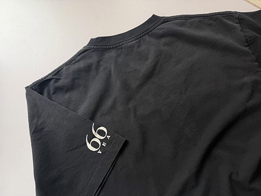 セントマイケル 胸に「SAINT」のロゴが入った半袖Tシャツ