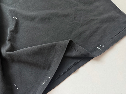 セントマイケル 胸に「SAINT」のロゴが入った半袖Tシャツ