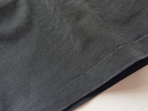 セントマイケル 胸に「SAINT」のロゴが入った半袖Tシャツ
