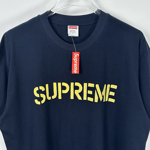 シュプリーム SUPREME ダメージのレタープリント入り半袖Tシャツ