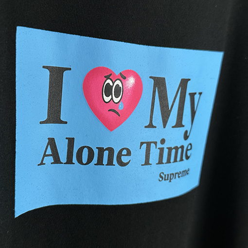 シュプリーム スーパーコピーSUPREME ピンクのハート文字プリント半袖Tシャツ