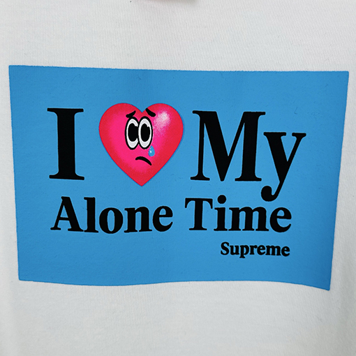 シュプリーム スーパーコピーSUPREME ピンクのハート文字プリント半袖Tシャツ