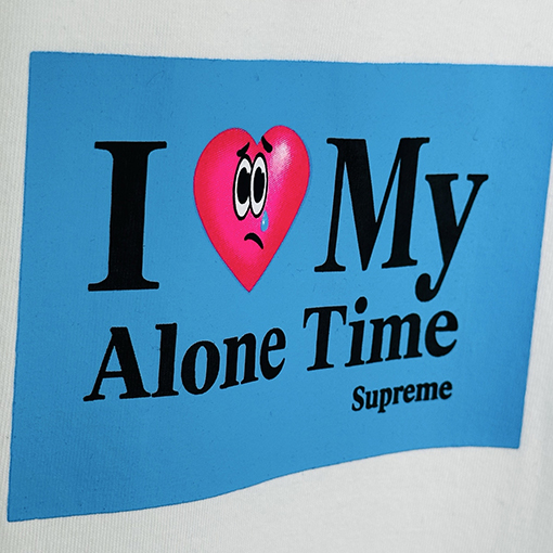 シュプリーム スーパーコピーSUPREME ピンクのハート文字プリント半袖Tシャツ