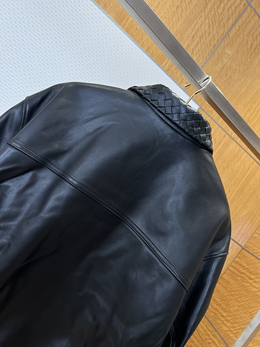 ボッテガヴェネタ 織り襟ジッパー付き高級レザージャケット