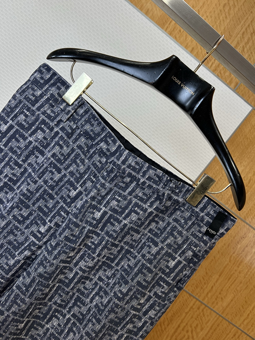 フェンディ ダブルFモノグラム入り半袖シャツとショートパンツのセット