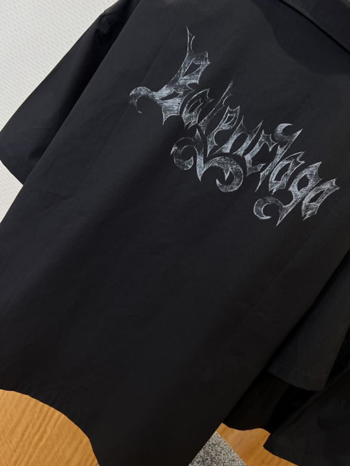 バレンシアガスーパーコピー BALENCIAGA 手書き刺繍入り半袖シャツとショートパンツのセット