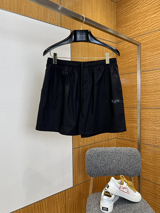 バレンシアガスーパーコピー BALENCIAGA 手書き刺繍入り半袖シャツとショートパンツのセット