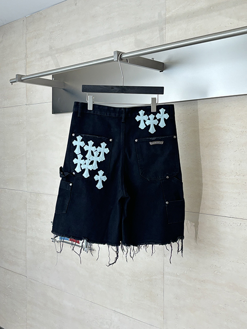 クロムハーツ 新作のクロス柄レザー刺繍入りカーゴデニムショーツ