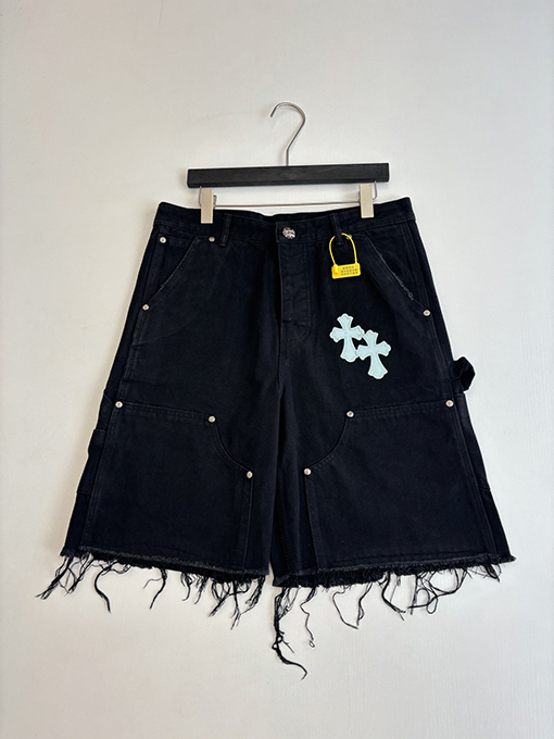 クロムハーツ 新作のクロス柄レザー刺繍入りカーゴデニムショーツ