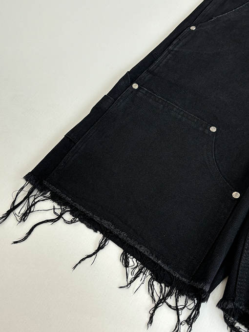 クロムハーツ 新作のクロス柄レザー刺繍入りカーゴデニムショーツ