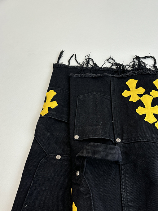 クロムハーツスーパーコピー 新作クラシッククロス柄レザー刺繍カーゴデニムショーツ