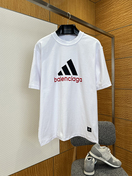 バレンシアガ Balenciaga 刺繍ロゴ入りリバーシブル半袖Tシャツ