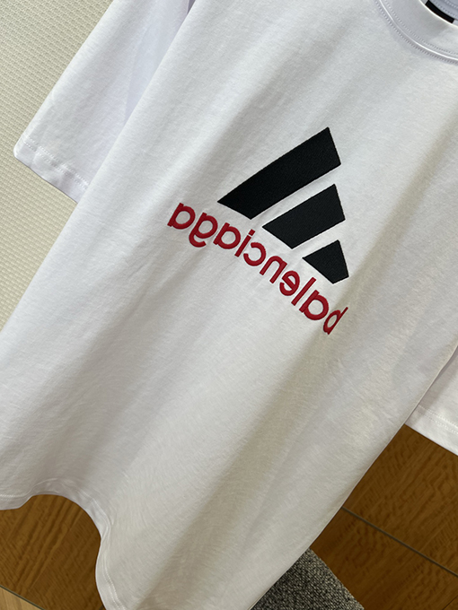 バレンシアガ Balenciaga 刺繍ロゴ入りリバーシブル半袖Tシャツ
