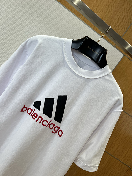 バレンシアガ Balenciaga 刺繍ロゴ入りリバーシブル半袖Tシャツ