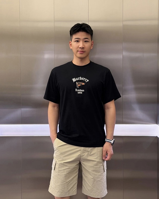 バーバリーコピー BURBERRY クラシックな刺繍ロゴ入りコットン半袖Tシャツ