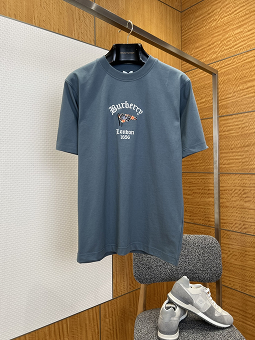 バーバリーコピー BURBERRY クラシックな刺繍ロゴ入りコットン半袖Tシャツ
