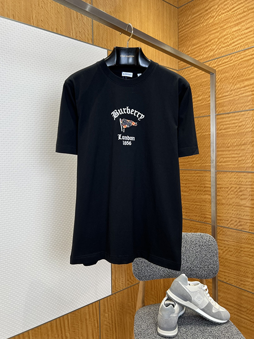 バーバリーコピー BURBERRY クラシックな刺繍ロゴ入りコットン半袖Tシャツ