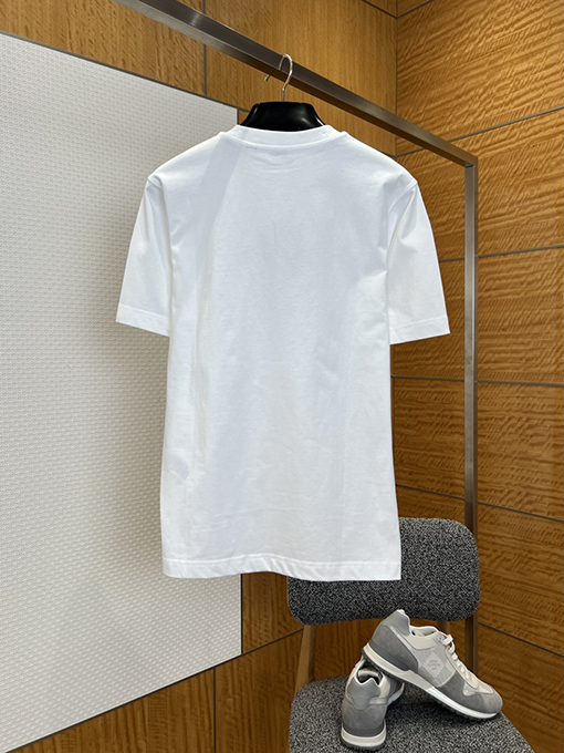バーバリーコピー BURBERRY クラシックな刺繍ロゴ入りコットン半袖Tシャツ