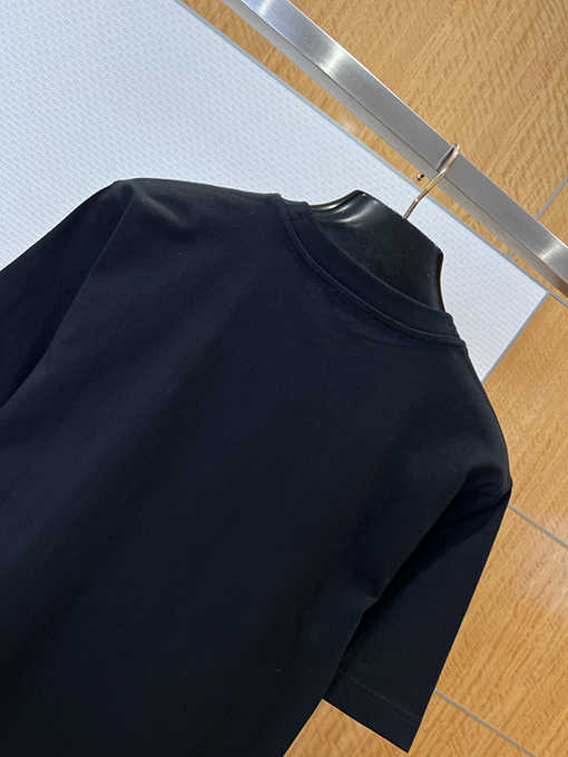 バーバリーコピー BURBERRY クラシックな刺繍ロゴ入りコットン半袖Tシャツ