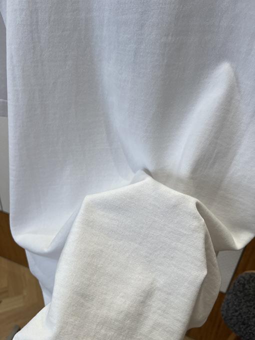 ルイヴィトンスーパーコピー 楽しい手のジェスチャーが刺繍された半袖Tシャツ