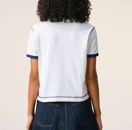 アミ カラーブロックのトリムとハートの刺繍があしらわれた半袖Tシャツ