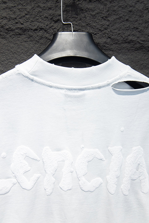 バレンシアガスーパーコピー BALENCIAGA ダメージとダメージをしたプリントの半袖Tシャ