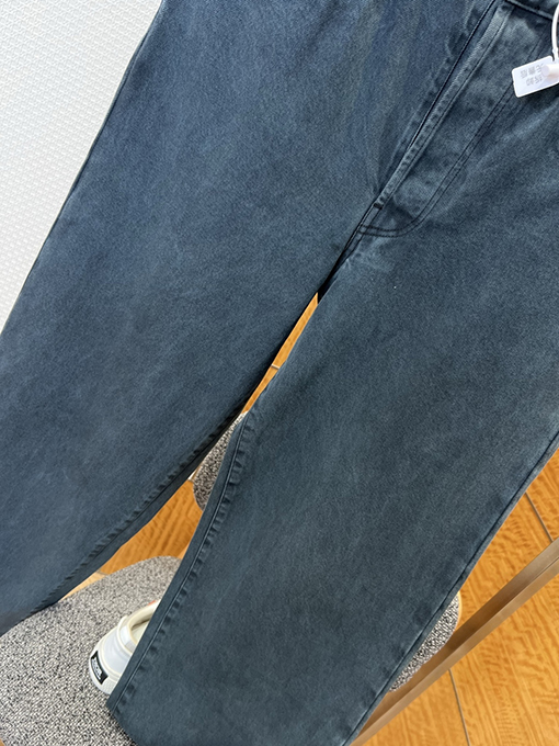 プラダ ダメージをしたストレートレッグジーンズ