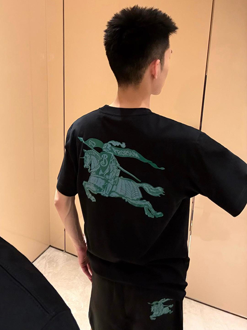 バーバリースーパーコピー BURBERRY カジュアルでクラシックなレタープリントの半袖Tシャツ