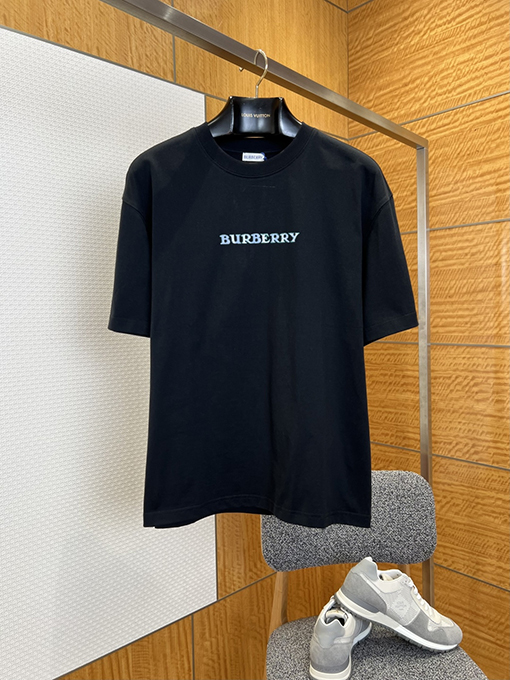 バーバリースーパーコピー BURBERRY カジュアルでクラシックなレタープリントの半袖Tシャツ