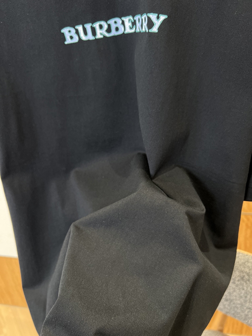 バーバリースーパーコピー BURBERRY カジュアルでクラシックなレタープリントの半袖Tシャツ