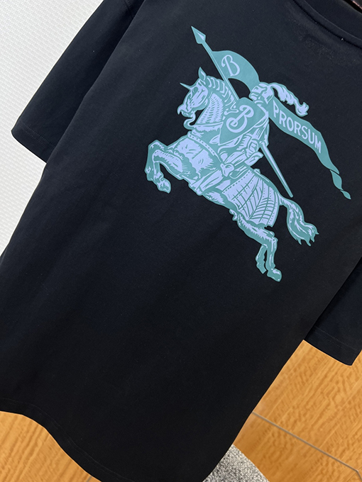バーバリースーパーコピー BURBERRY カジュアルでクラシックなレタープリントの半袖Tシャツ