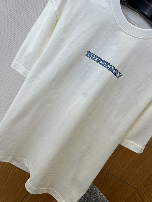 バーバリースーパーコピー BURBERRY カジュアルでクラシックなレタープリントの半袖Tシャツ